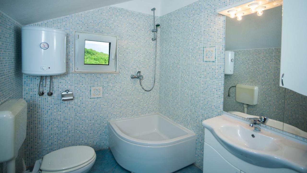 Holiday Home Koprivno Bagian luar foto