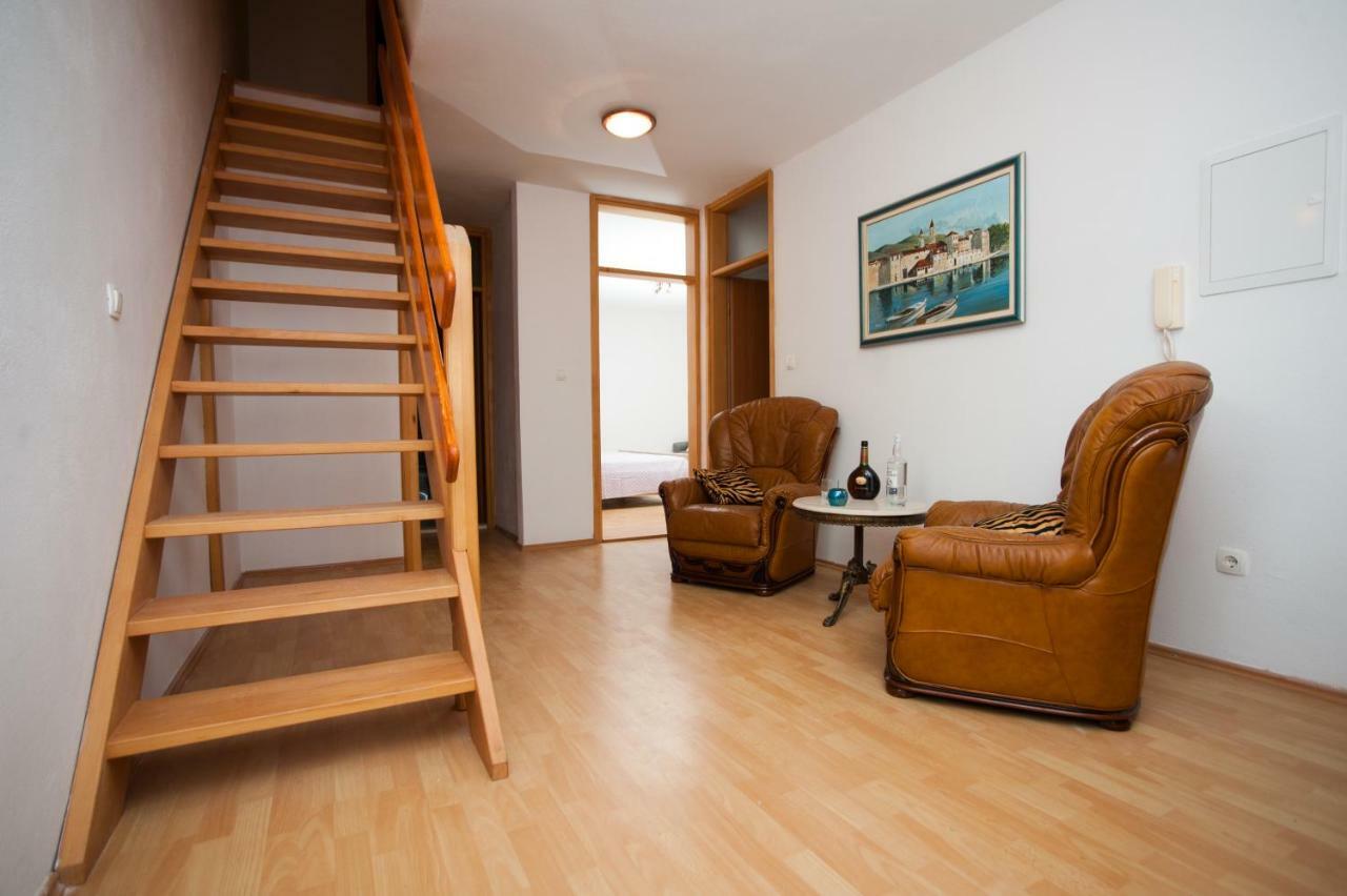 Holiday Home Koprivno Bagian luar foto