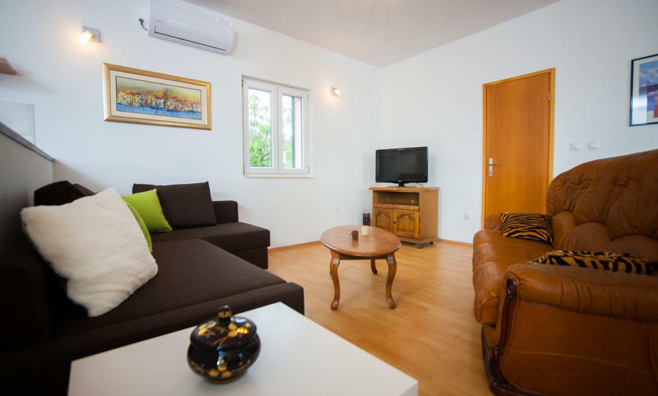 Holiday Home Koprivno Bagian luar foto