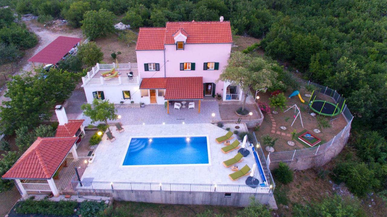 Holiday Home Koprivno Bagian luar foto