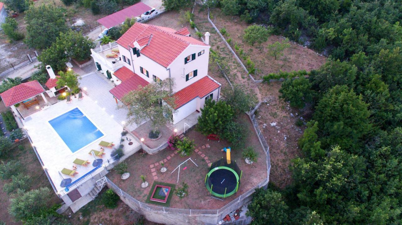 Holiday Home Koprivno Bagian luar foto