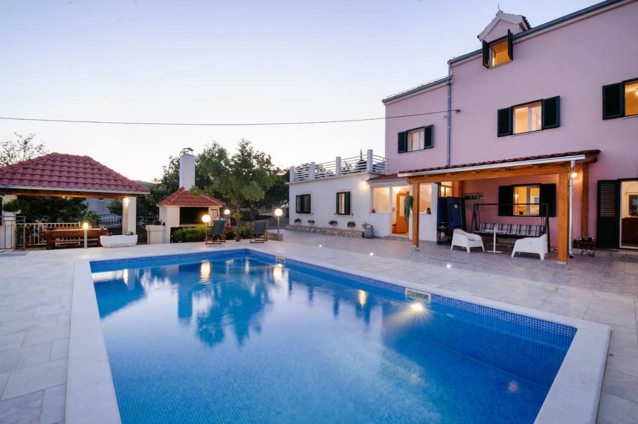 Holiday Home Koprivno Bagian luar foto