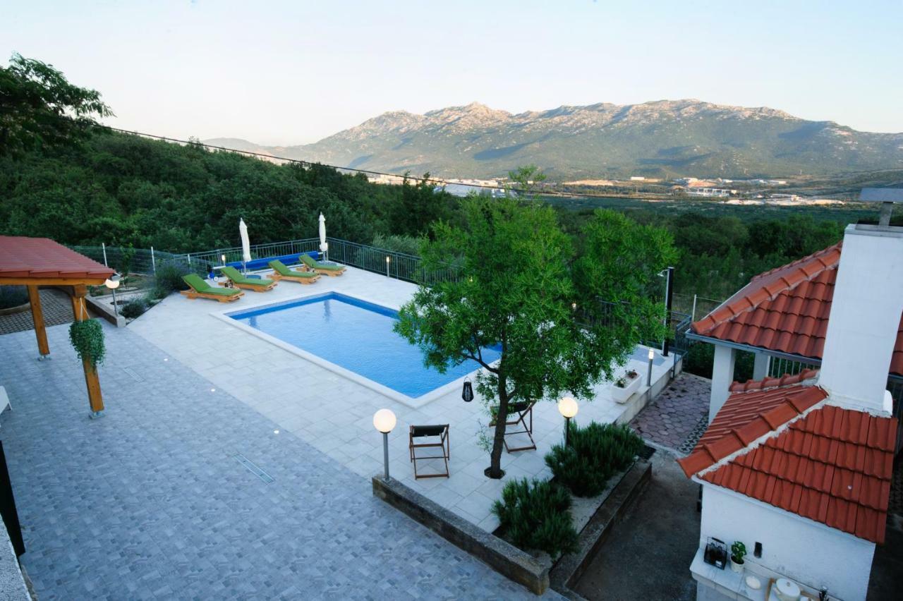 Holiday Home Koprivno Bagian luar foto