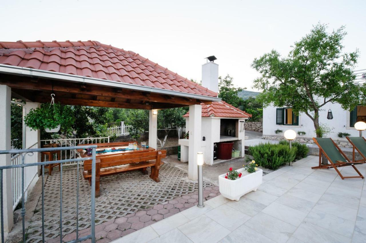 Holiday Home Koprivno Bagian luar foto