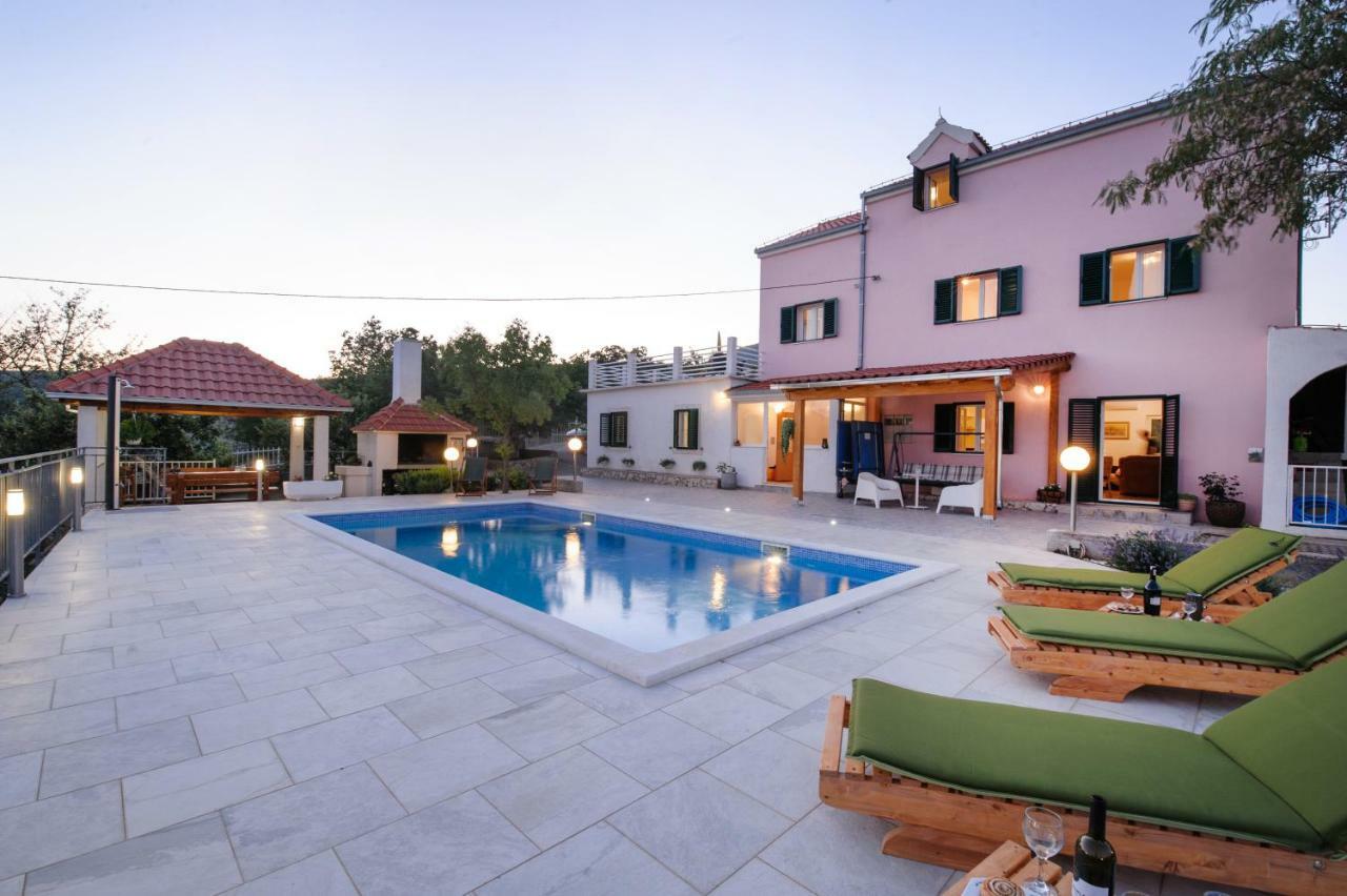 Holiday Home Koprivno Bagian luar foto