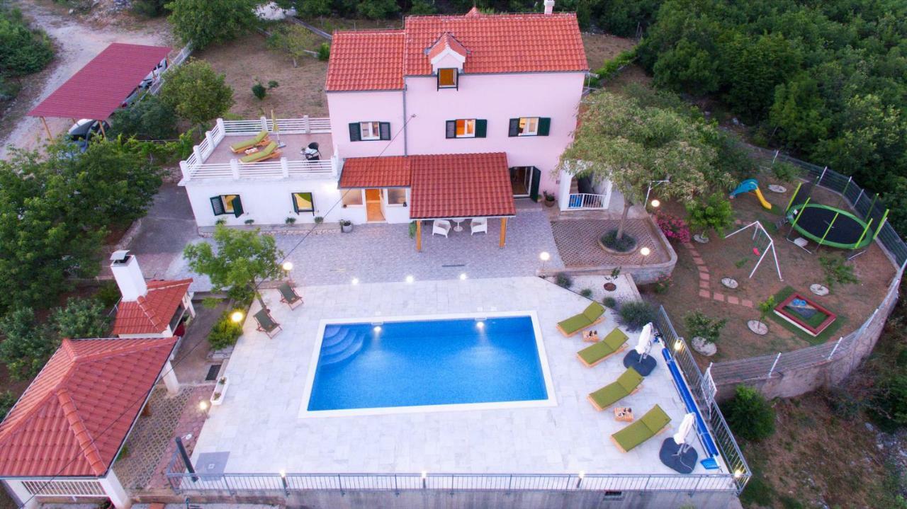 Holiday Home Koprivno Bagian luar foto